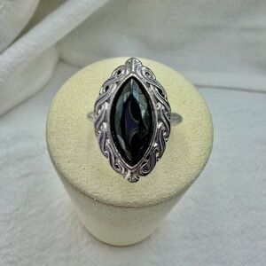 Vintage Avon Shadowplay Silver and Black Women's Ring. #413R